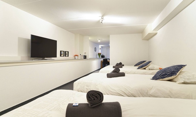 De Weteringschans Condo | Family-Friendly Only Friends B&B in City Centre