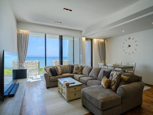 Umusa House | Experience Onna Resort: Oceanfront Bliss & Guest Rated 9.7