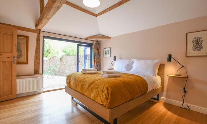 Sotherton House | Discover Onna's Stable, Sotherton: Rated 9/10 & Pet Friendly