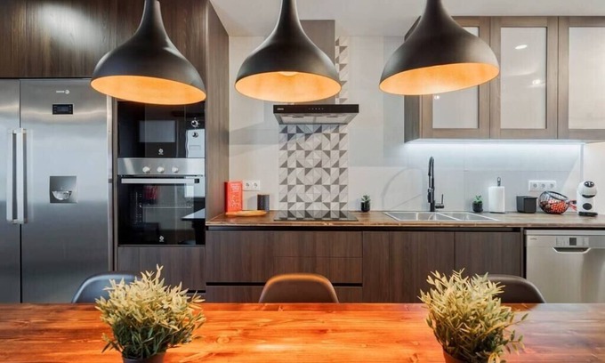Setubal House | Explore Onofre Setúbal House with a Fully Equipped Kitchen