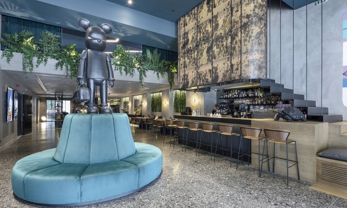 Vardaris Hotel | Elegant ONOMA Hotel: Guest Rated 9/10 with Spa & Pool