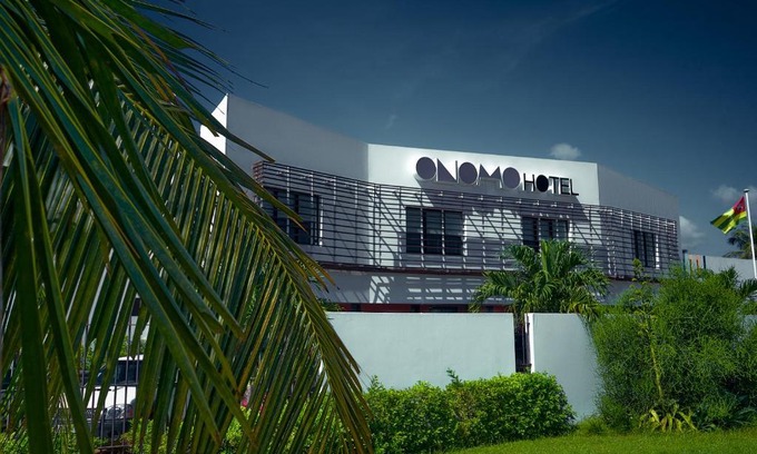 Lome Hotel | Pet-Friendly ONOMO Hotel Lomé with Ocean View & Pool