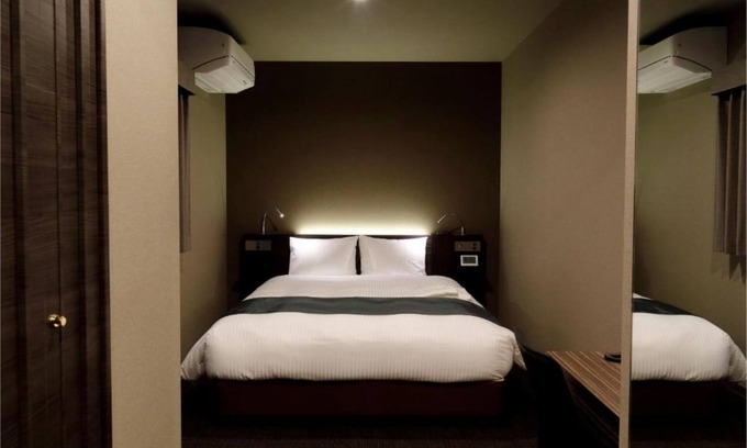 Roppongi Hotel | Explore Minato-ku: Comfortable Double Room with Amenities