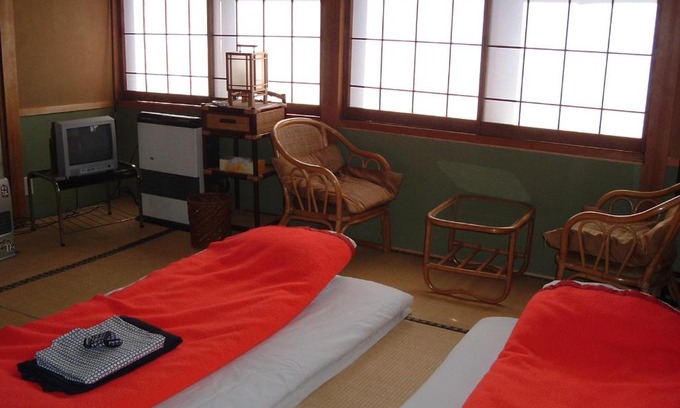 Matsumoto Bed & Breakfast | Relax at Onsen Inn 36So with Inviting Hot Tub Amenities