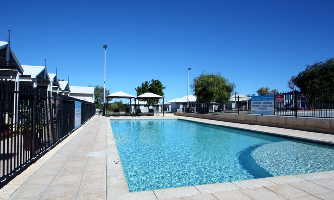 Ledge Point House | Cozy Onsite Van with Ensuite and Pool Access