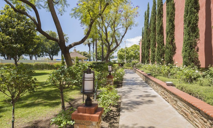 Guasti Hotel | Discover Ontario Airport Hotel & Conference Center Experience