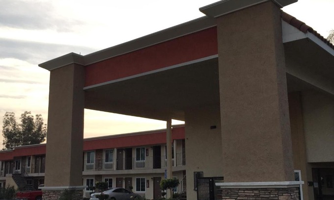 Montclair Hotel | Inviting Ontario Inn & Suites with Pool Access