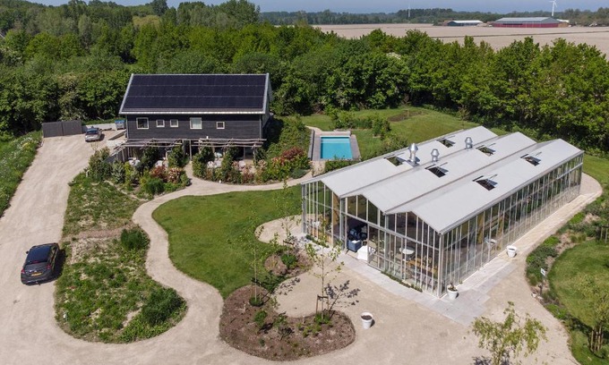 Lelystad Hotel | Oceanfront Comfort at Onze Kas with Pool & Kitchen Amenities