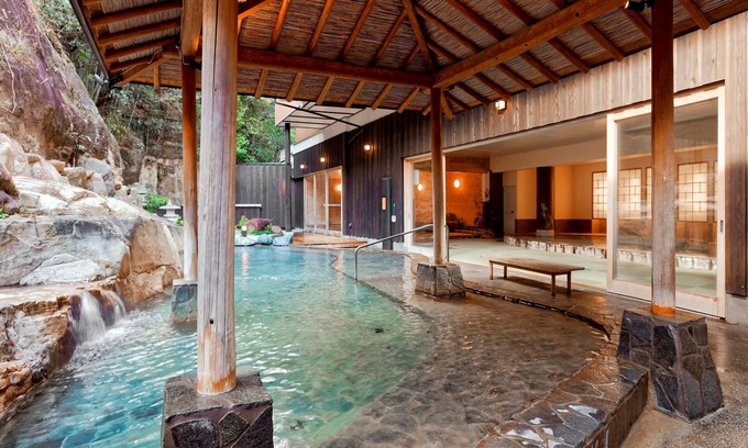 Shirahama House | Discover Yukai Resort Shirahama Saichoraku: Family-Friendly Getaway