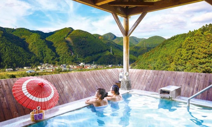 Nakayamadaira Onsen Hotel | Relax at Ooedo Onsen Monogatari Masuya with Hot Tub Access