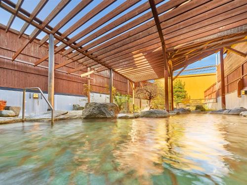 Ureshino Hotel | Relax at Yukai Resort Premium Ureshinokan with Hot Tub Access