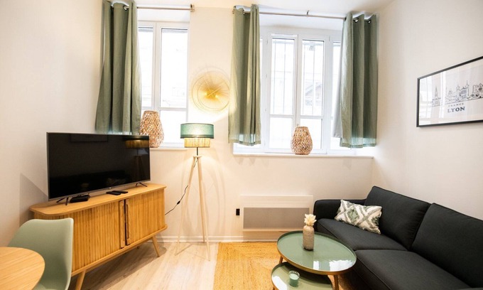 Terreaux - Bat d'argent Apartment | Inviting L'Opéra 2: Cozy Studio Near Hôtel de Ville