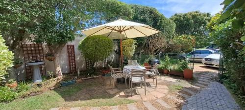Noordhoek Apartment | Cozy Opal Cottage with Ocean View & Private Beach Access