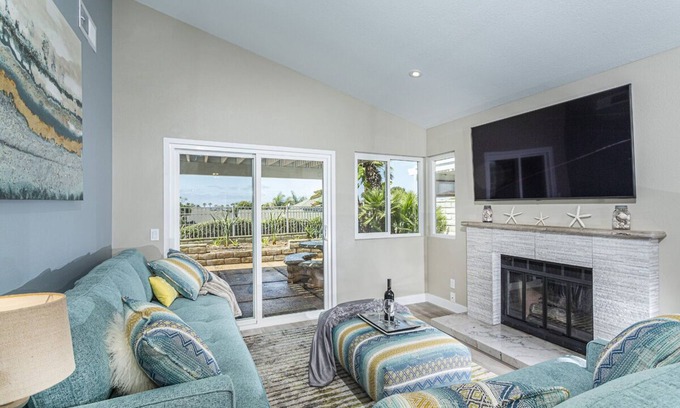 Aviara House | Oceanfront Retreat: Pool, Spa & Pet-Friendly Near Beach