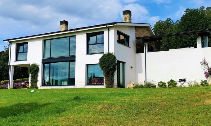 Suegos Villa | Open Beach
