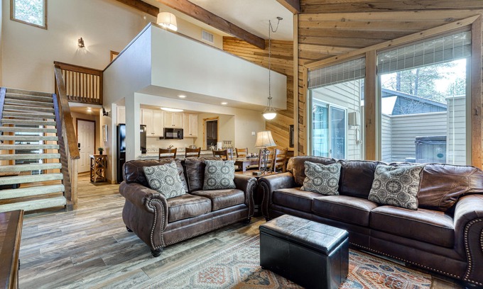 Sunriver House | Dog-Friendly Getaway with Private Hot Tub and WiFi
