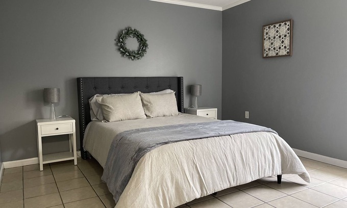 Gray Apartment | Spacious 2 Bedroom Apartment with Spa and Hot Tub Access