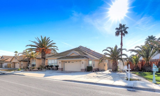 Discovery Bay House | Spacious Open Floor Plan with Sideyard Parking & Deck