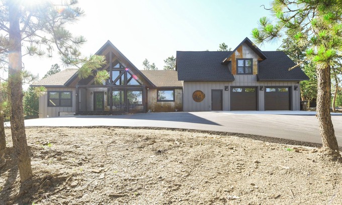 Lead Cabin | Spacious Open Floor Plan Near Clubhouse with Premium Amenities
