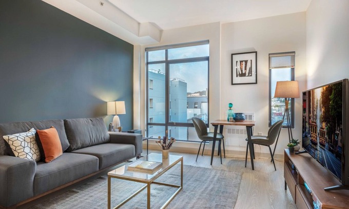 Civic Center Apartment | Contemporary Hayes Valley Studio Steps from BART