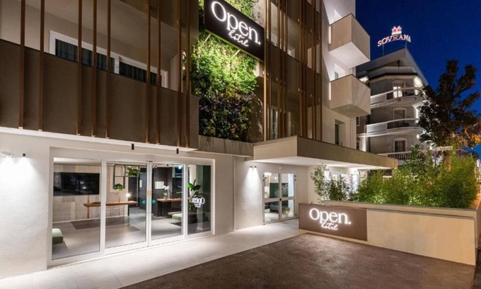 Marina Centro Hotel | Ocean View Retreat: 4-Star Hotel with Spa & Breakfast