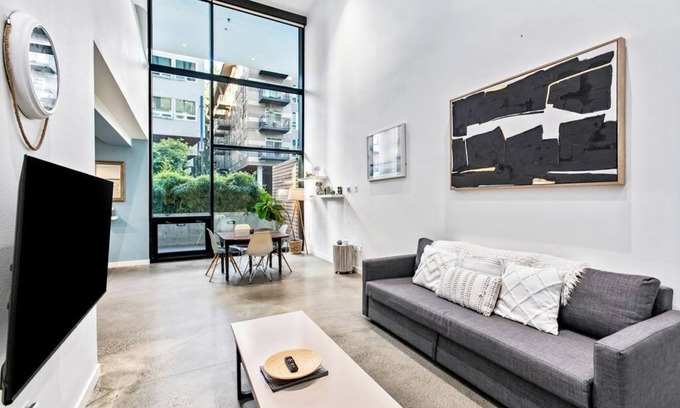 Downtown Apartment | Stylish Open Loft in Redmond Core - Walkscore 92 & Pet Friendly