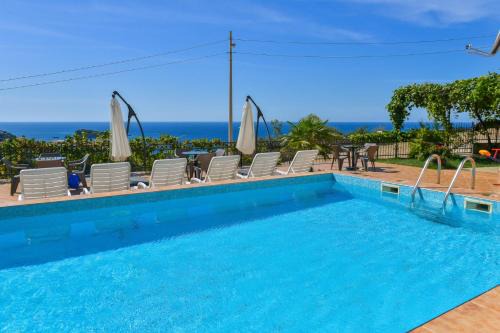 Utjeha Bed & Breakfast | Inviting Open Sky Apartments with Ocean Views & Pool Access