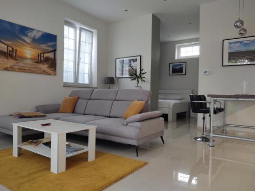 Varazdin Apartment | Discover Open Space: Family-Friendly Stays with Top Ratings