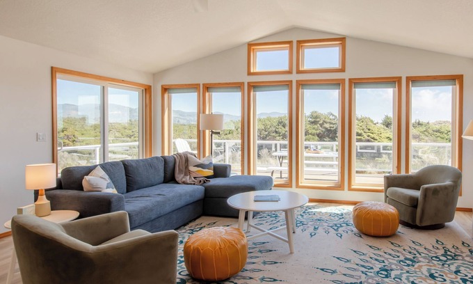 Manzanita House | Open, spacious, home with mountain views! Dog Friendly
