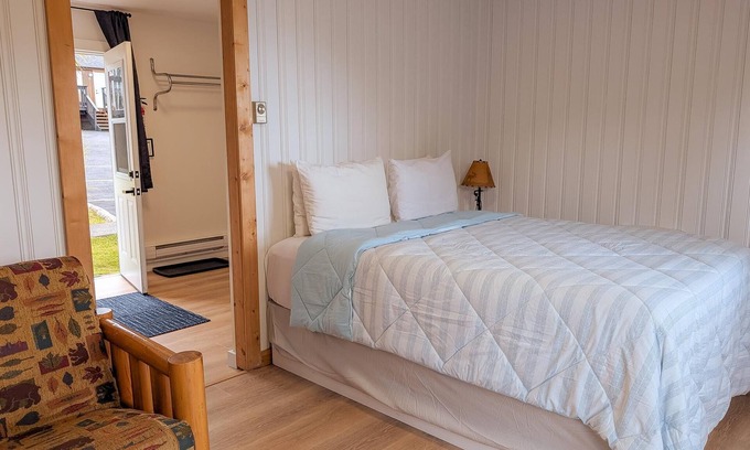 Ucluelet Hotel | Open Studio Kitchenette | #3