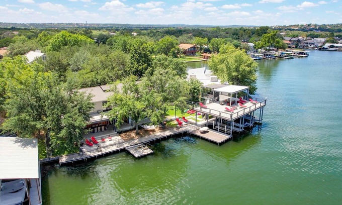 Horseshoe Bay House | Boat Docks & Water Toys Await at Our Scenic Lake Retreat!