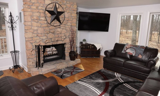 Egg Harbor Cottage | Year-Round Retreat: Pristine Cottage Near Egg Harbor