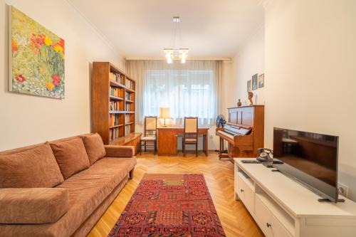 Oborishte Apartment | Family-Friendly Opera Hotel with High Guest Ratings