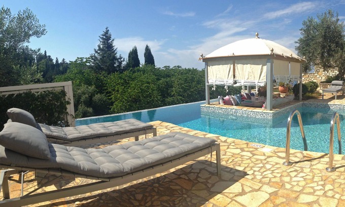 Vlachopoulatika Apartment | Elegant Opera House Apartment with Private Pool in Paxos