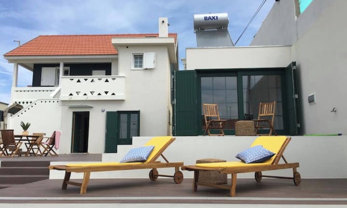 Cortegaca Apartment | Oporto Surf Lodge: Studio with ocean view