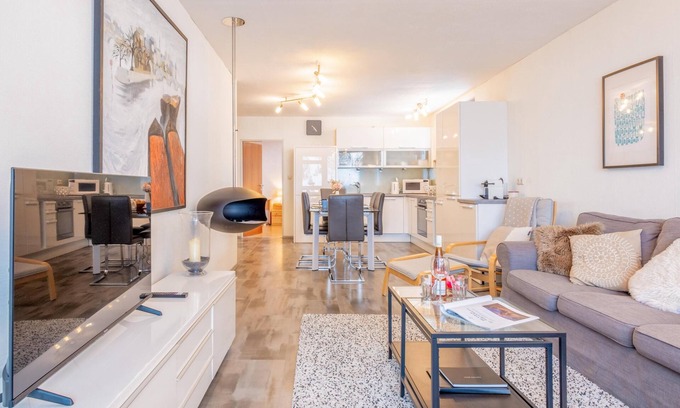 Hinterthal Apartment | Scenic Views Near Ski Slopes with Family-Friendly Amenities