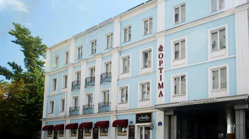 Petrovskoye Hotel | Pet-Friendly Optima Collection Kharkiv Hotel with Breakfast