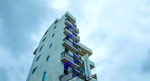 Colombo Hotel | Elegant Stay at Opulence Colombo with Breakfast & Fireplace