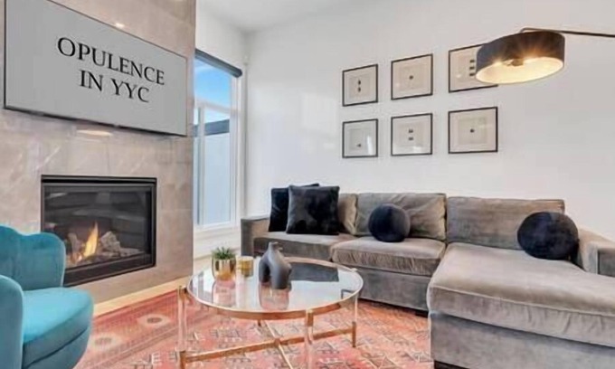 Killarney House | Luxury Awaits at "Opulence" in YYC with Kitchen Amenities