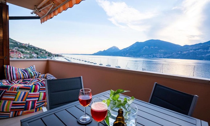 Assenza Apartment | Experience ORA Beth's House: Oceanfront Bliss & Guest Rated 9.8