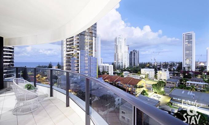 Broadbeach Apartment | Oceanfront Oracle Resort: Family-Friendly Retreat in Broadbeach