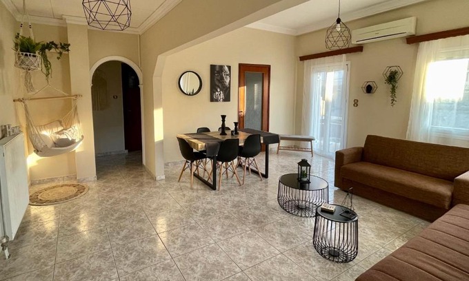 Vatolakkos Apartment | Kid-Friendly Retreat at Orange Country House - Guest Rated 9/10