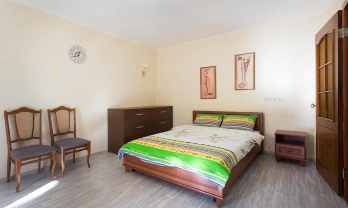 Kharkiv Apartment | Exceptional Stay at Orange House 64a with Hot Tub Access
