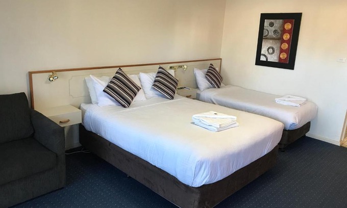 Orange East Hotel | Cozy Stays at Orange Motor Lodge with Family-Friendly Amenities