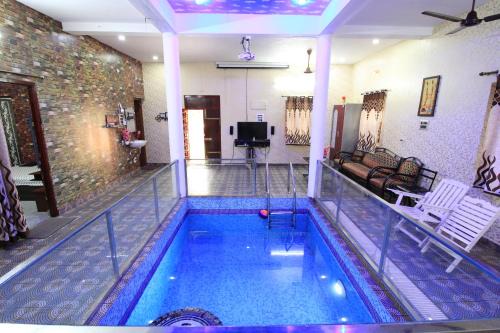 Kalapettai Hotel | Orange Orchid 6BHK Villa with Private Pool and Hot Tub