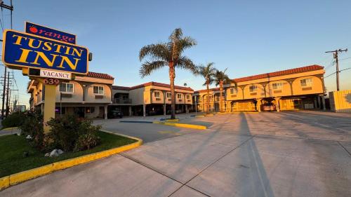 Orange Hotel | Welcoming Orange Tustin Inn: Family-Friendly Comfort Awaits