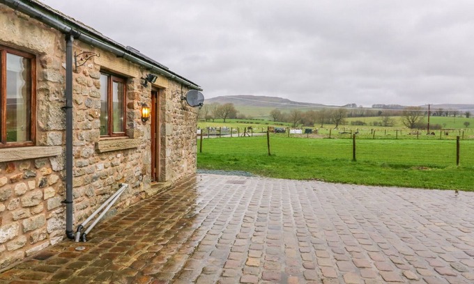 Fourstones Near Bentham Cottage | Orcaber Farm Retreat: Top-Rated Cottage with Breakfast