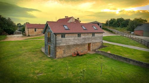 Pleasley House | Orchard Barn: Guest Rated 9.9, Pet & Child Friendly Escape