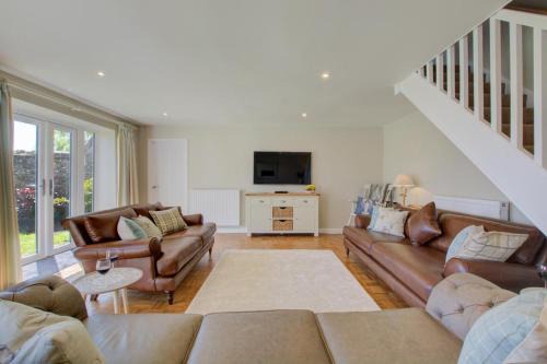 Wighton House | Family-Friendly Getaway at Orchard Barn for Memorable Stays