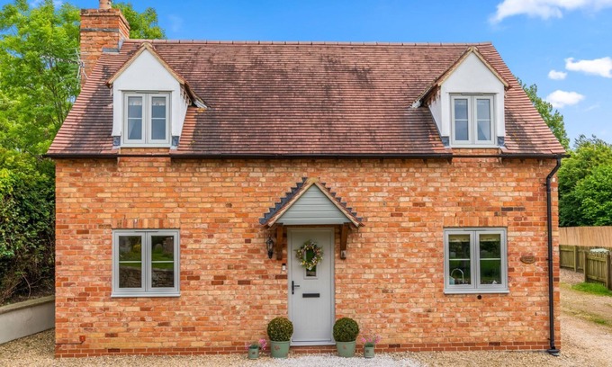 Alderton Cottage | Unforgettable Stay at Orchard Cottage, Alderton - Sleeps 6